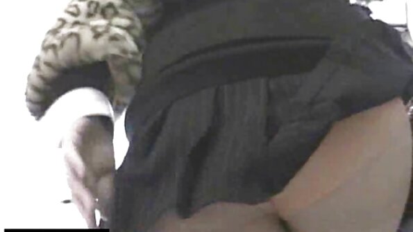 লেগ স্প্রেডিং মিলফ তার বাংলা সেক্স ভিডিও ওপেন পায়ের মাঝে ঘোরে